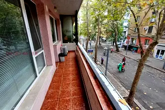 2-стаен апартамент с тераса в Център, Бургас, ул. Александровска