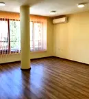 Тристаен апартамент в Център Бургас с асансьор