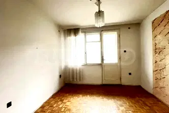 Тристаен апартамент с отделна кухня в центъра на Бургас