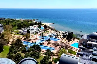 Двустаен апартамент с тераса в Крайморие, Бургас