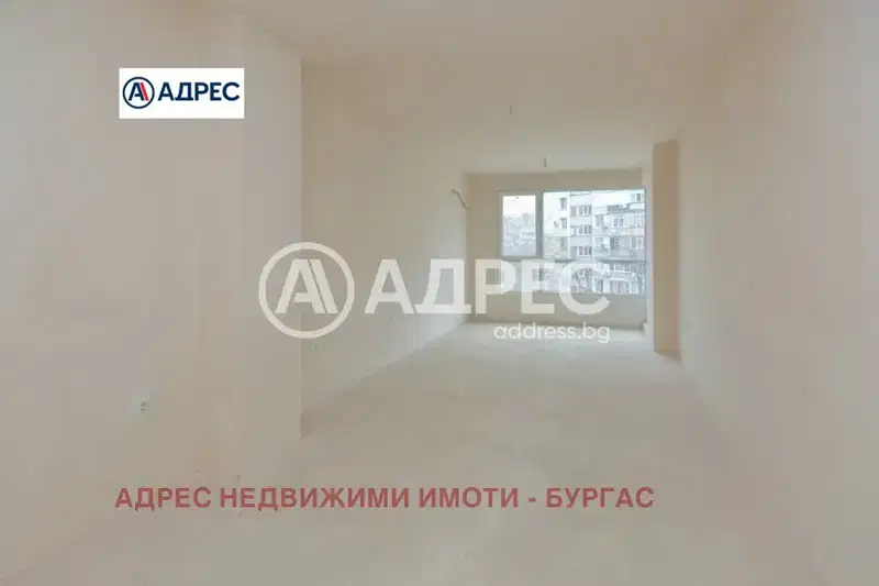 Тристаен апартамент в Бургас, Лазур