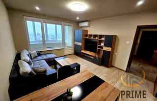 Двустаен апартамент на 13-ти етаж в Лазур, Бургас с тераса