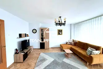 Тристаен апартамент с две тераси в Лазур, Бургас