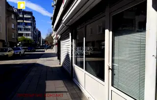 Търговско помещение 30 кв.м в Лазур, Бургас с лице към улицата