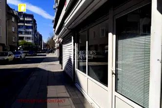 Търговско помещение 30 кв.м в Лазур, Бургас с лице към улицата