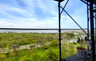 Тристаен апартамент с две тераси в Меден рудник, Бургас