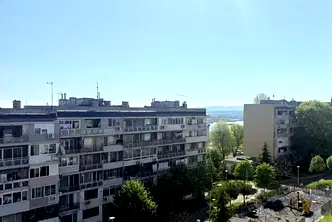Тристаен апартамент с 4 стаи в Меден рудник, Бургас