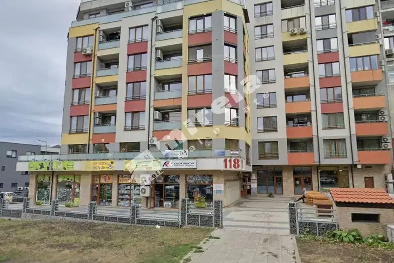 Просторен 3-стаен апартамент с два балкона в Меден рудник, Бургас