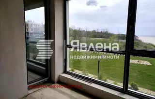 Тристаен апартамент с панорамна тераса в Сарафово, Бургас