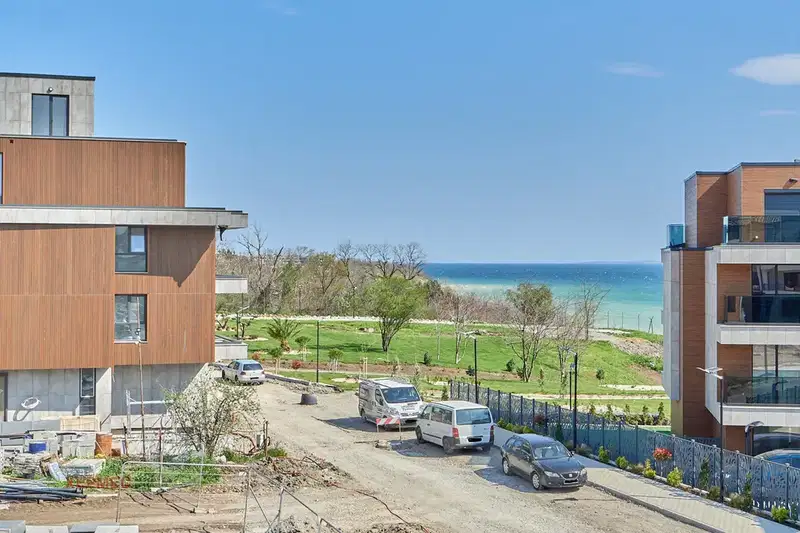 Тристаен апартамент с морска панорама в Сарафово, Бургас