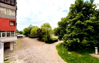 Тристаен апартамент с две тераси в Славейков, Бургас