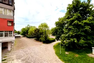 Тристаен апартамент с две тераси в Славейков, Бургас