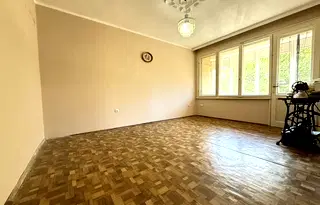 Тристаен апартамент с три тераси в Възраждане, Бургас