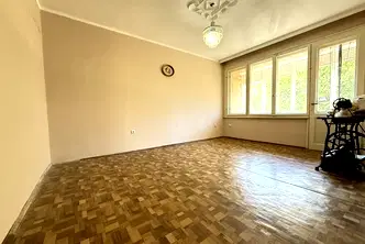 Тристаен апартамент с три тераси в Възраждане, Бургас