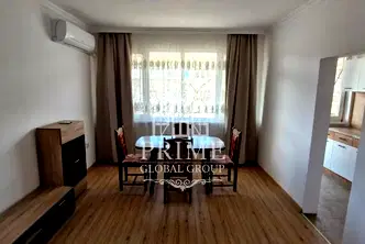 4-стаен апартамент с 2 балкона в кв. Възраждане, Бургас