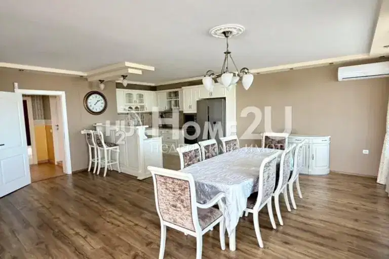 4-bedroom apartment in Burgas, Zornica