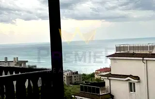 Тристаен апартамент във Варна, Бяла