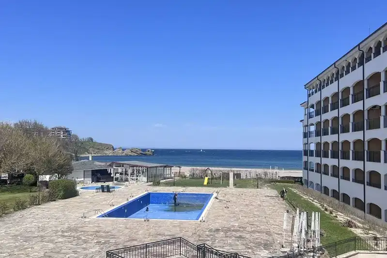 Двустаен апартамент с морска панорама в Царево