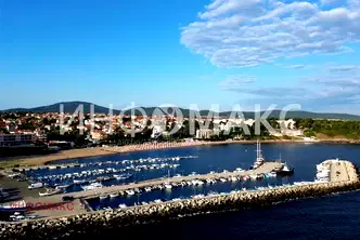 Тристаен апартамент в Бургас, Черноморец