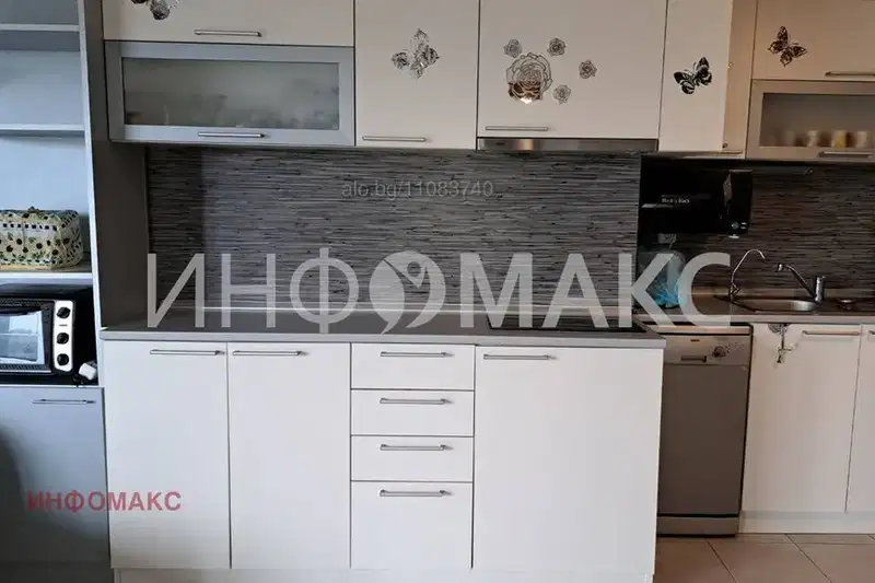 Тристаен апартамент в Бургас, Черноморец