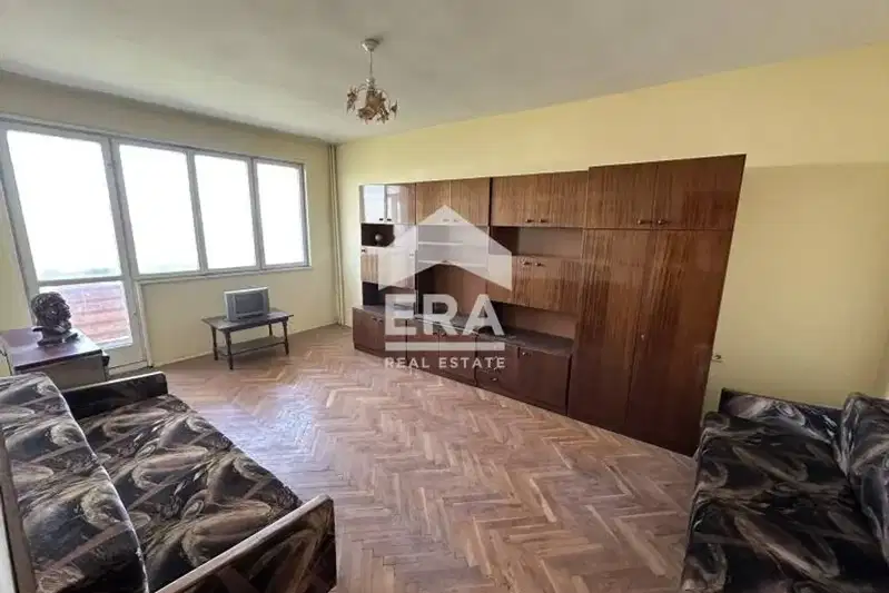 Двустаен апартамент в Добрич, Център