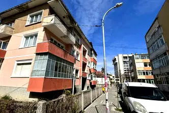 Тристаен апартамент в Добрич, Център