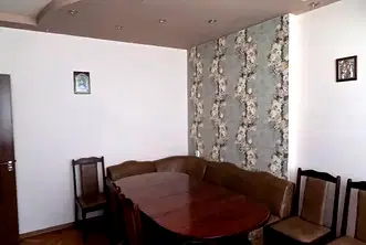 Тристаен апартамент в Добрич, Център