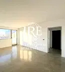 Тристаен апартамент в Добрич, Център