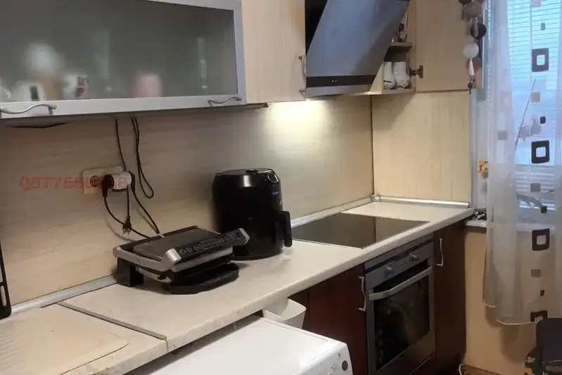 Тристаен апартамент в Добрич, Център