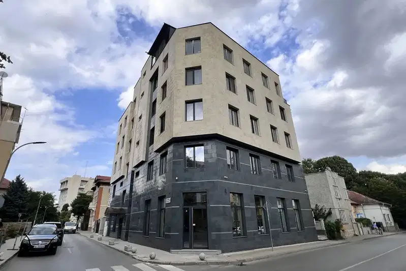 4-bedroom apartment in Dobrich, Centyr