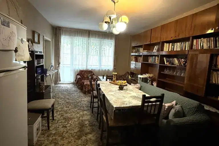4-bedroom apartment in Dobrich, Pineta