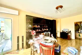 Тристаен апартамент в Добрич, Йовково
