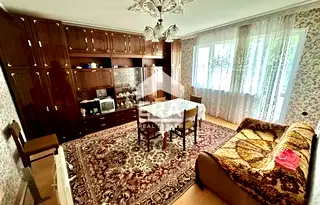 Тристаен апартамент в Добрич, Строител