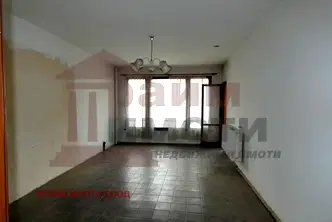 Тристаен апартамент в София, Етрополе