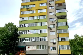 Едностаен апартамент в Габрово, Младост