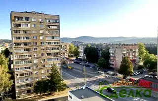 Двустаен апартамент в Габрово, Младост