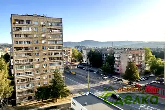 Двустаен апартамент в Габрово, Младост
