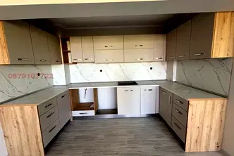 Тристаен апартамент в Габрово, Младост
