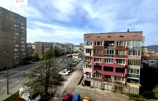 Двустаен апартамент в Габрово, Младост