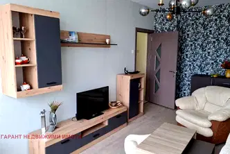 Двустаен апартамент в Габрово, Младост