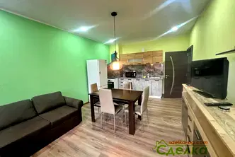 Тристаен апартамент в Габрово, Младост