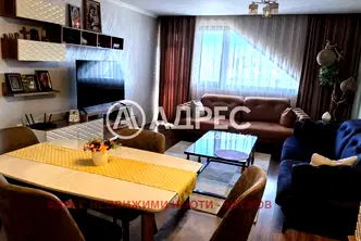 Тристаен апартамент в Хасково, Бадема