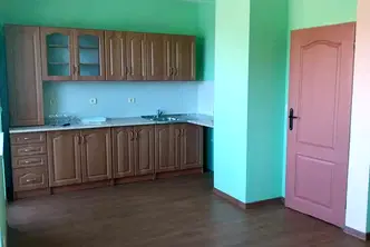 Тристаен апартамент в Добрич, Каварна