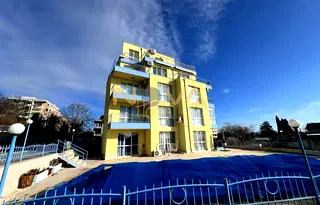 Тристаен апартамент в к.к. Чайка