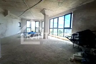 Тристаен апартамент в к.к. Чайка