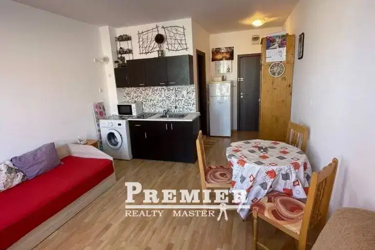 Studio apartment in Sunny Beach resort with mountain view