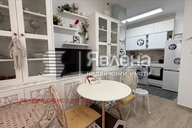 Двустаен апартамент в Бургас, к.к. Слънчев бряг