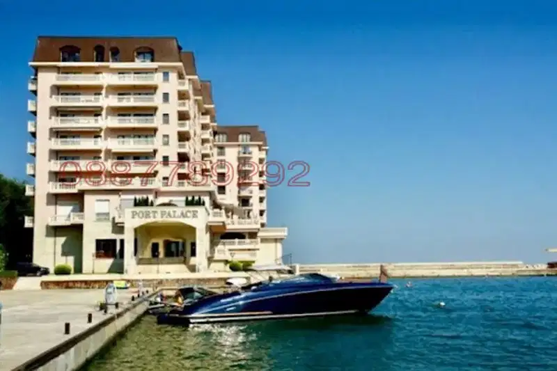 Просторен 3-стаен апартамент с морска гледка в Св.Св. Константин и Елена