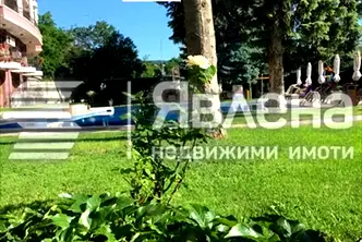 Тристаен апартамент в к.к. Св.Св. Константин и Елена