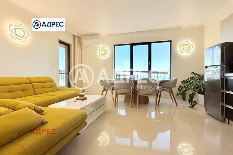 Тристаен апартамент в к.к. Златни пясъци